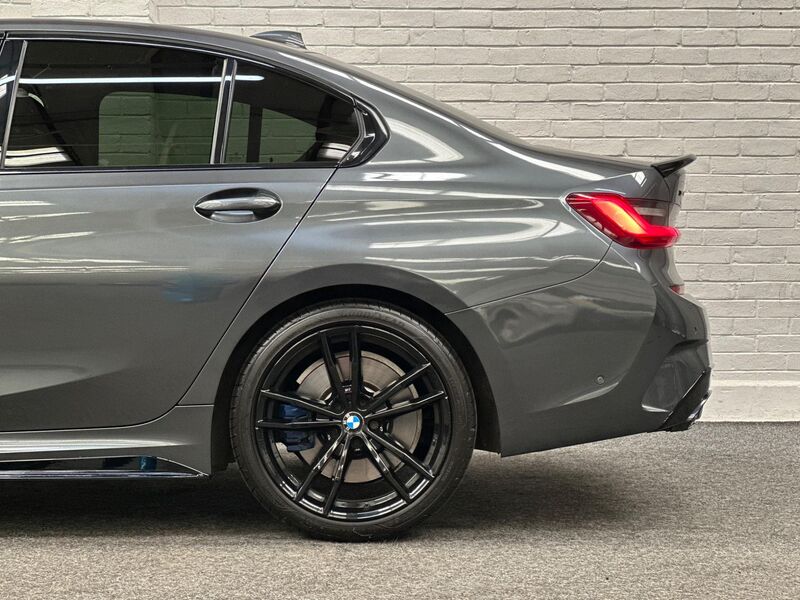 BMW 3 SERIES