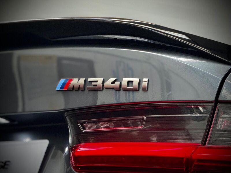BMW 3 SERIES