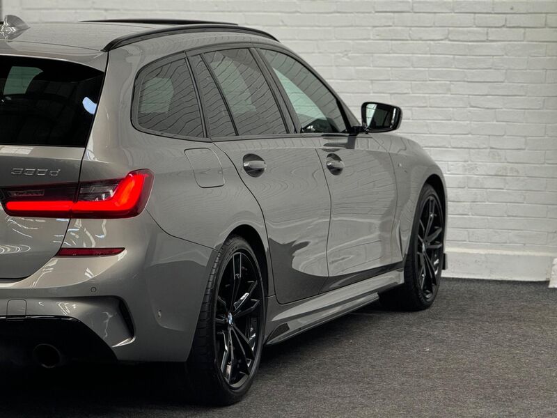 BMW 3 SERIES