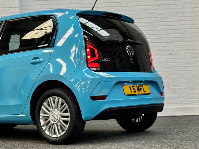 VOLKSWAGEN UP