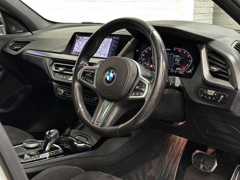 BMW 1 SERIES