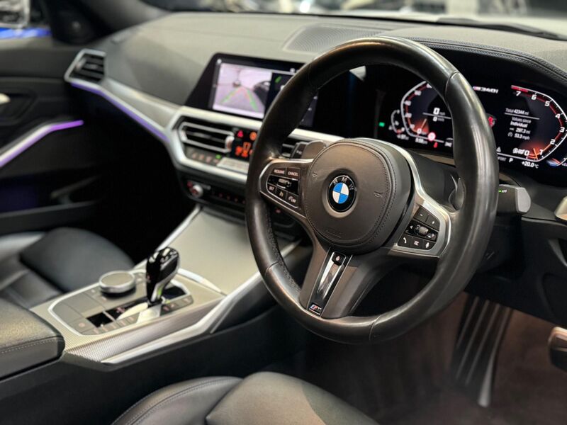 BMW 3 SERIES