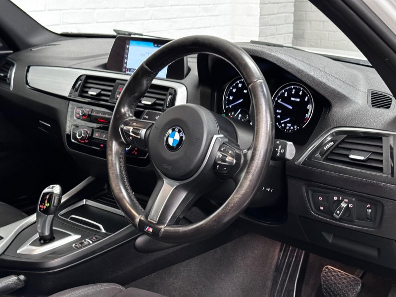 BMW 1 SERIES