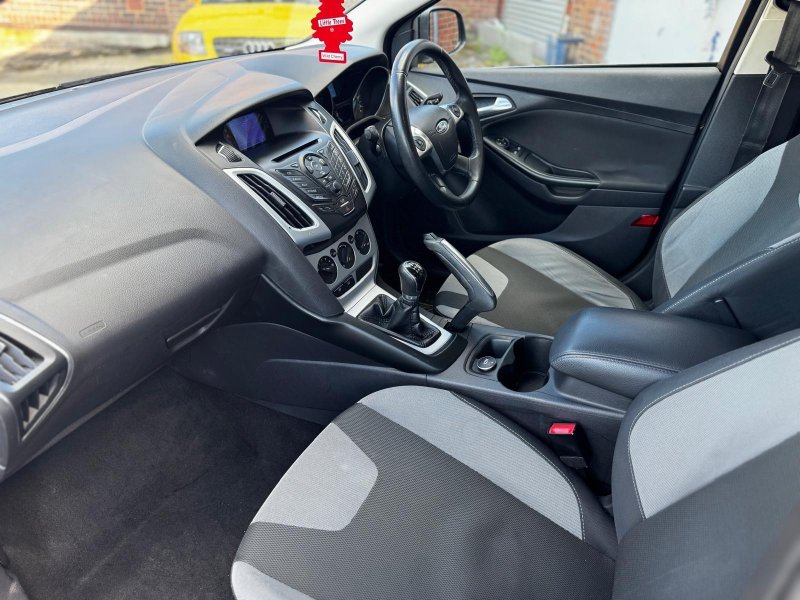 FORD FOCUS