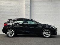 INFINITI Q30