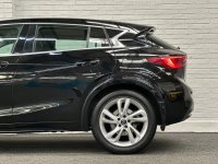 INFINITI Q30