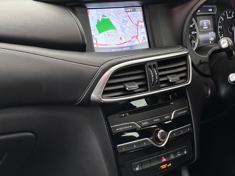 INFINITI Q30