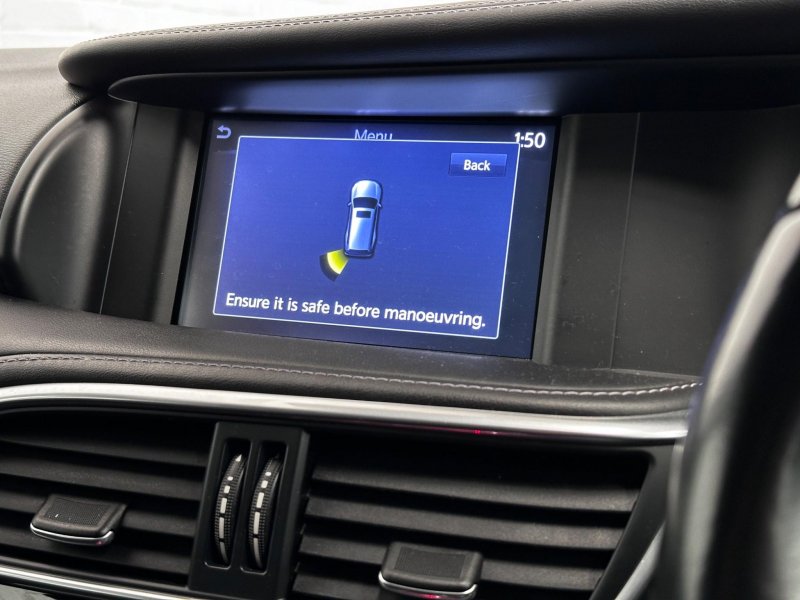 INFINITI Q30