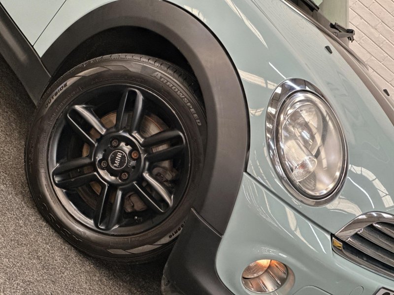 MINI HATCH