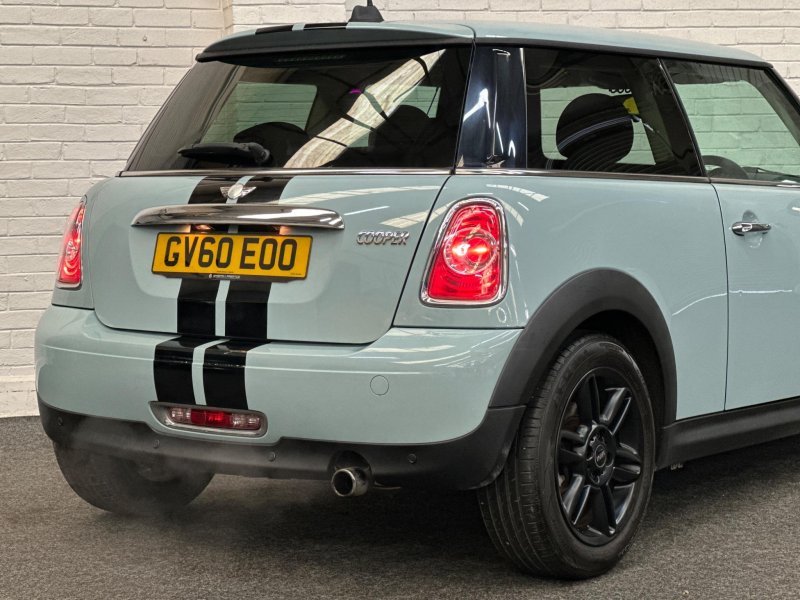 MINI HATCH