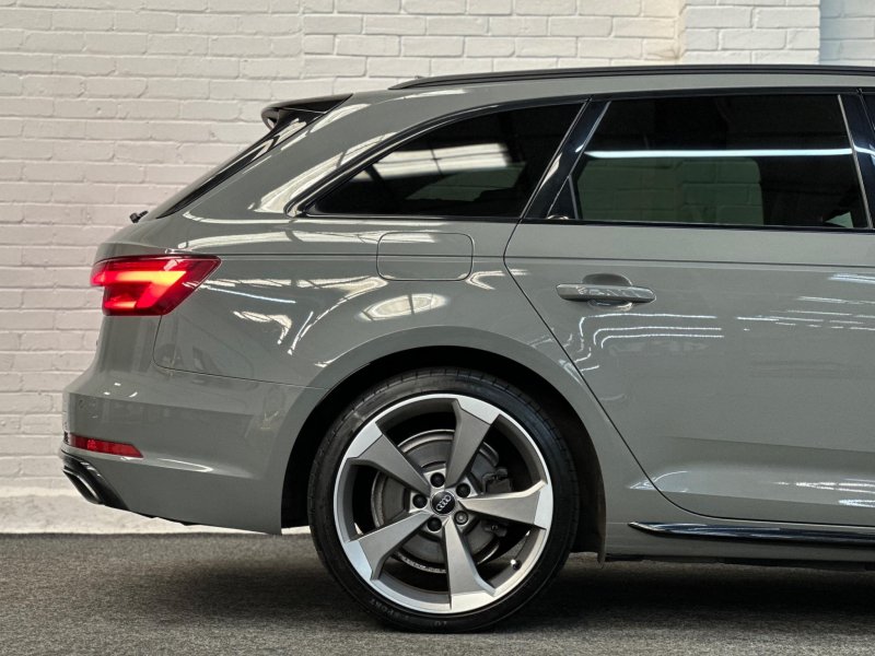 AUDI A4 AVANT