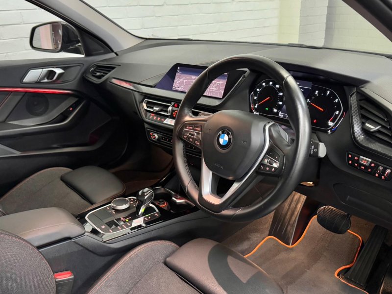 BMW 1 SERIES