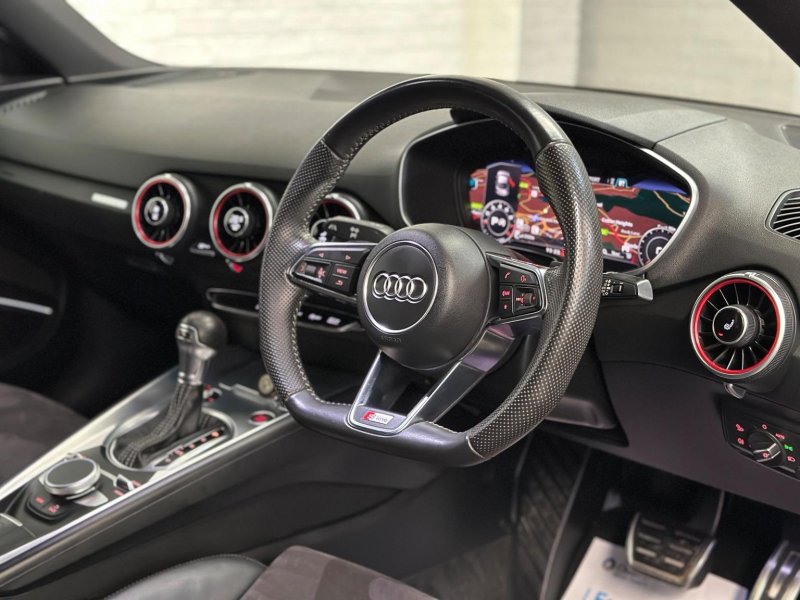 AUDI TT