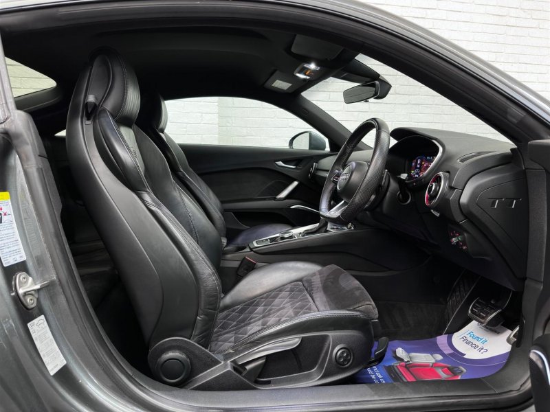 AUDI TT