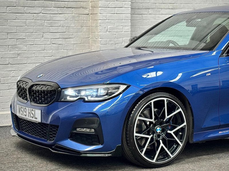 BMW 3 SERIES