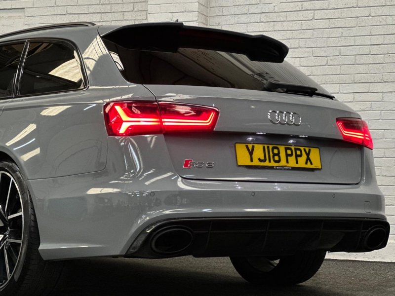 AUDI RS6