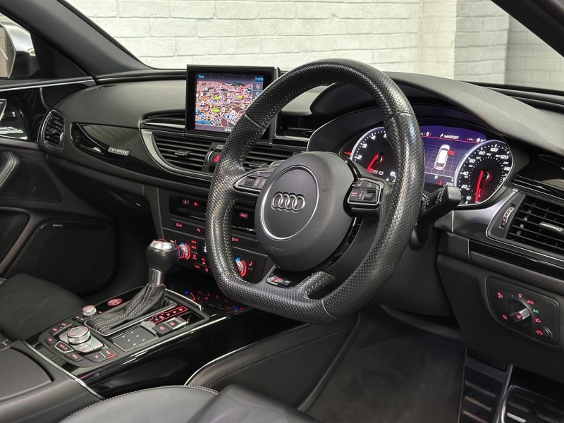 AUDI RS6
