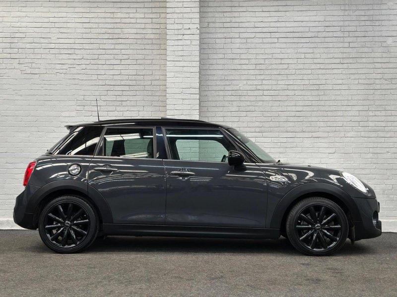 MINI HATCH