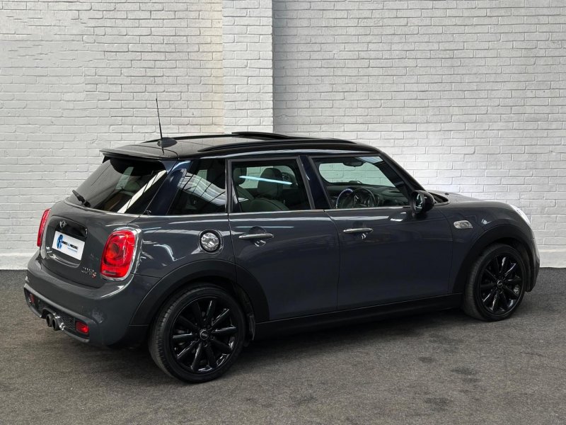 MINI HATCH