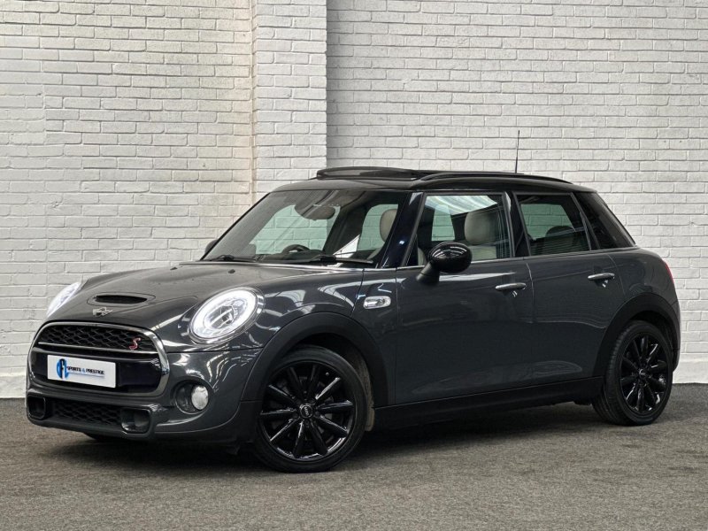 MINI HATCH