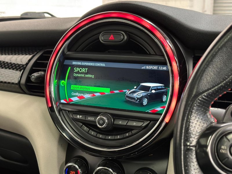 MINI HATCH