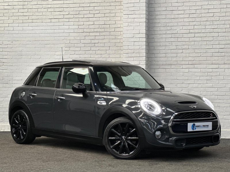 MINI HATCH