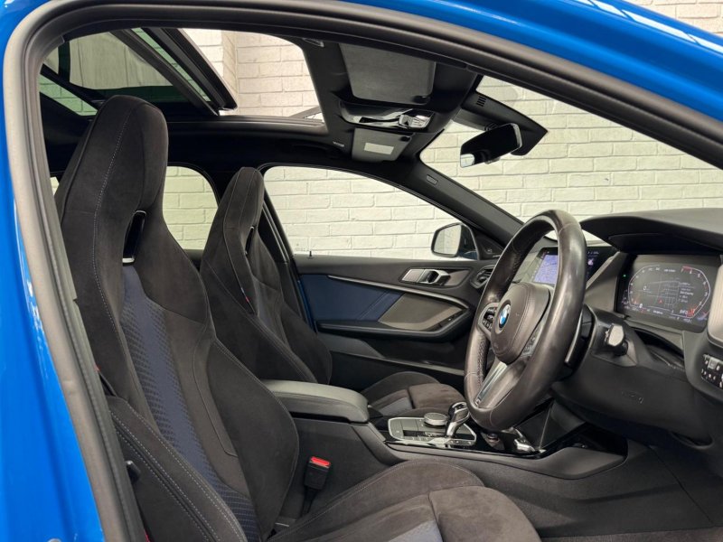 BMW 1 SERIES