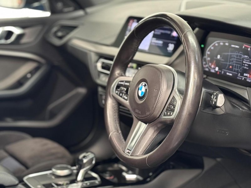 BMW 1 SERIES
