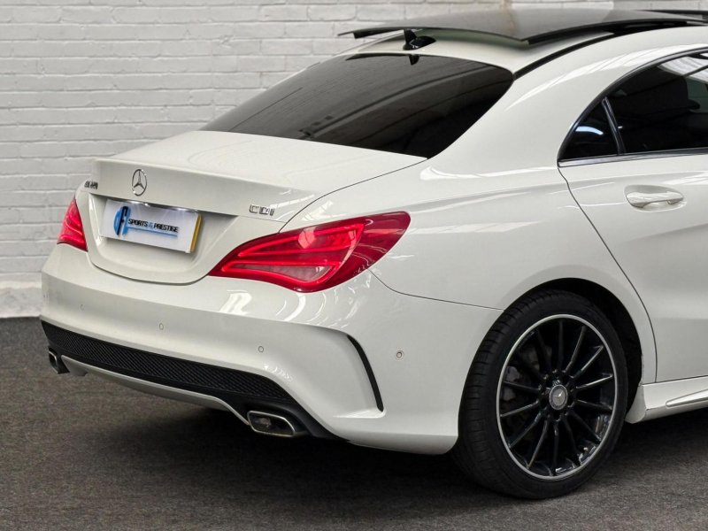 MERCEDES-BENZ CLA