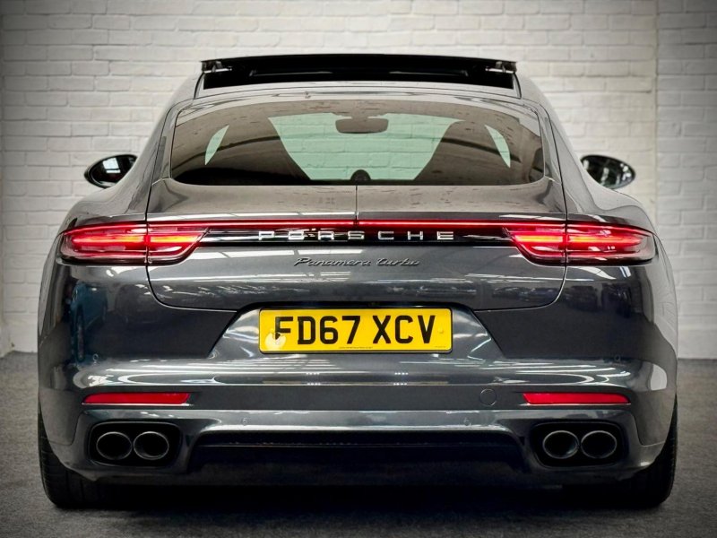 PORSCHE PANAMERA
