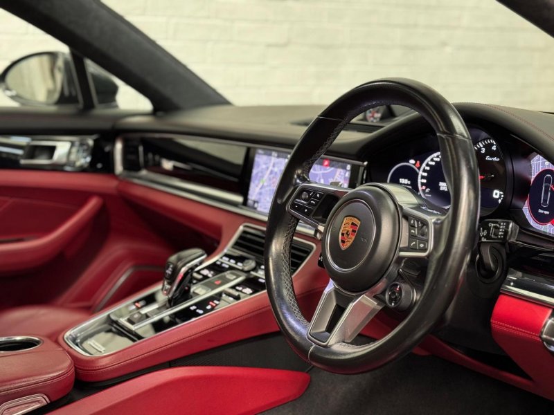 PORSCHE PANAMERA