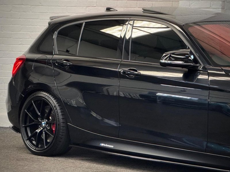 BMW 1 SERIES