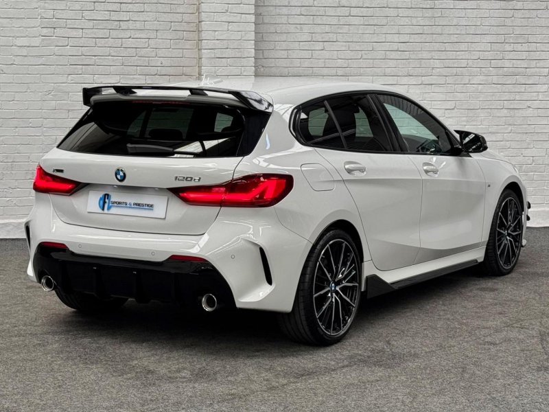 BMW 1 SERIES