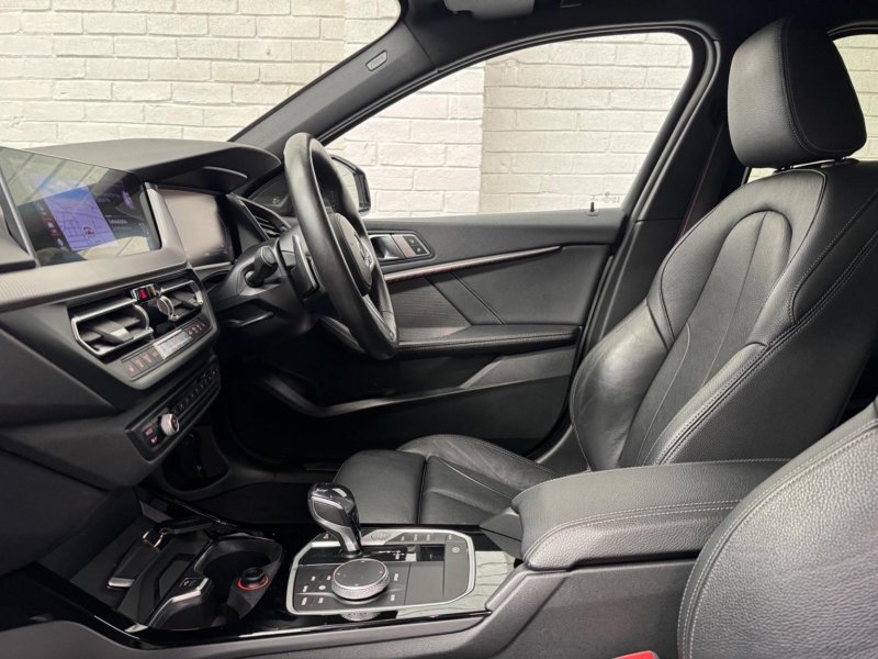 BMW 1 SERIES