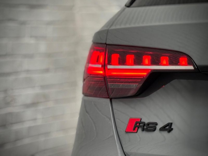 AUDI RS4