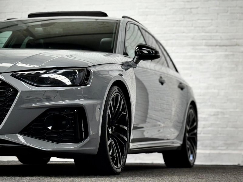 AUDI RS4