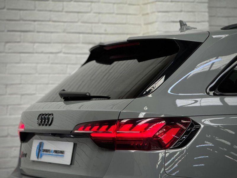 AUDI RS4