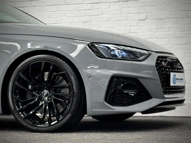 AUDI RS4
