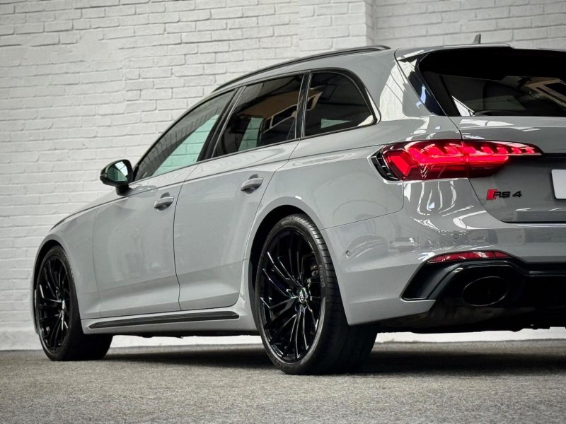 AUDI RS4