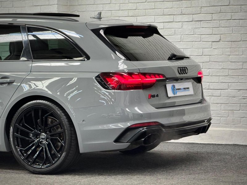 AUDI RS4
