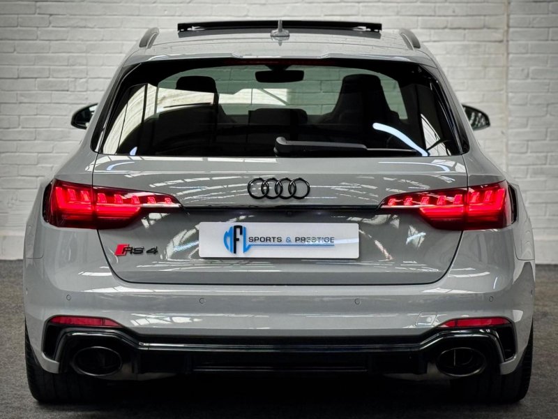 AUDI RS4