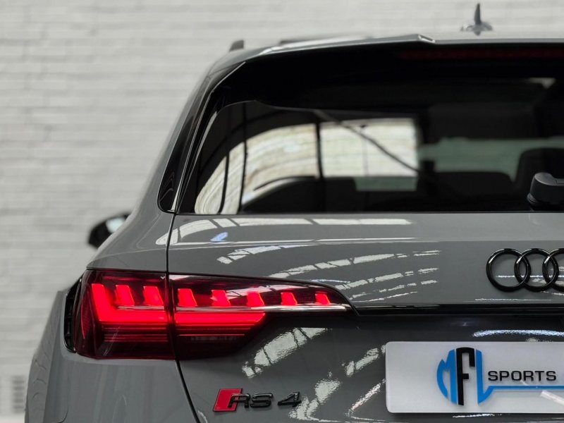 AUDI RS4