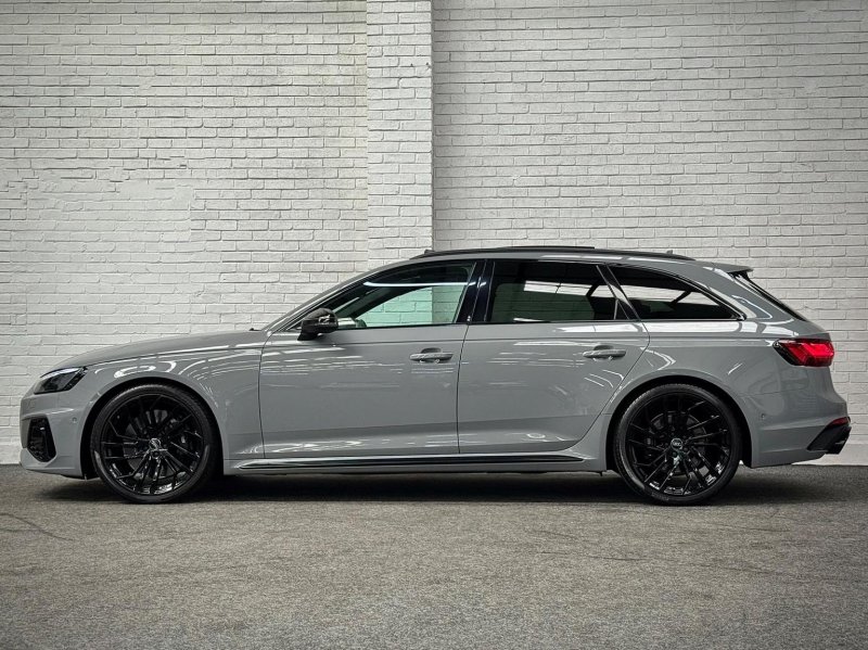 AUDI RS4