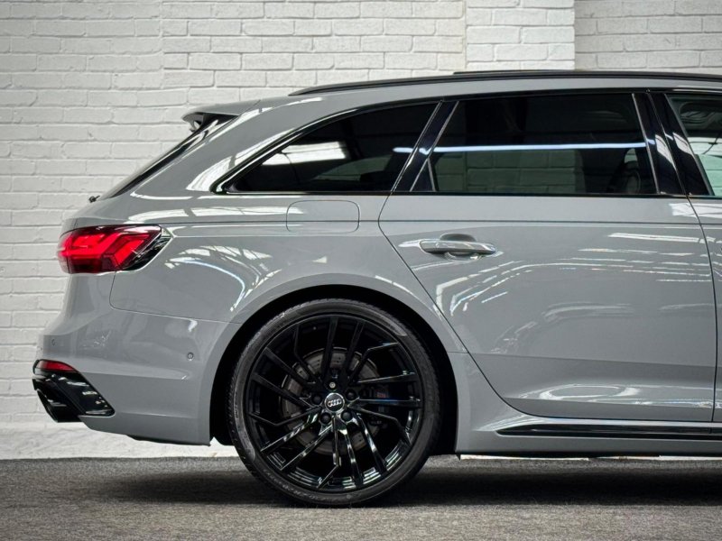 AUDI RS4