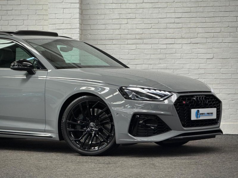 AUDI RS4