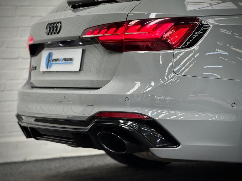 AUDI RS4
