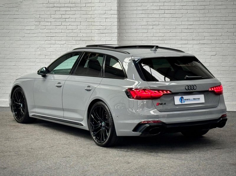 AUDI RS4