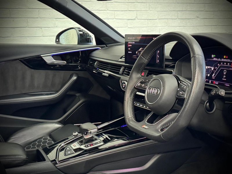 AUDI RS4