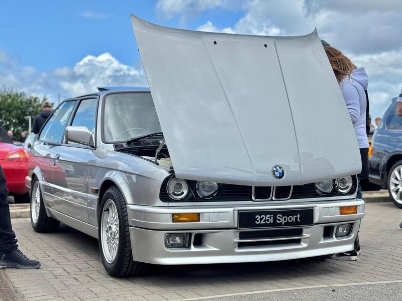 BMW 3 SERIES