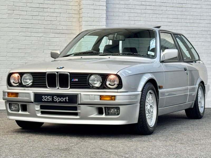 BMW 3 SERIES